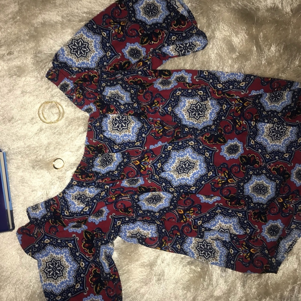 Off Shoulder Blue pattern blouse 💗